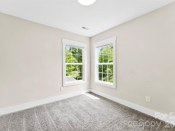 4th image of 1511 Hollyleaf Ave
