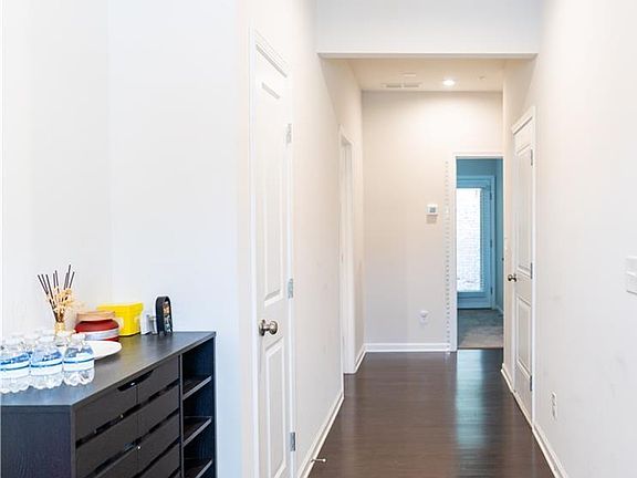 3rd image of 1452 Ridgebend Way SE