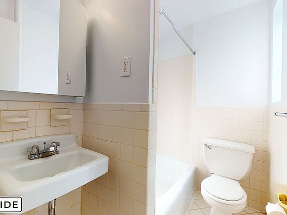 3rd image of 30 Charlton St APT 6C
