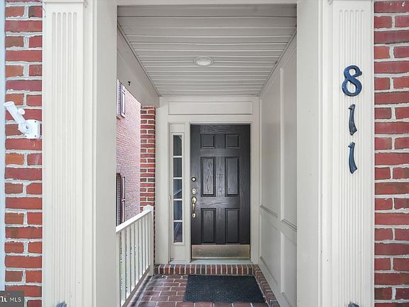 4th image of 811 Oak Knoll Ter