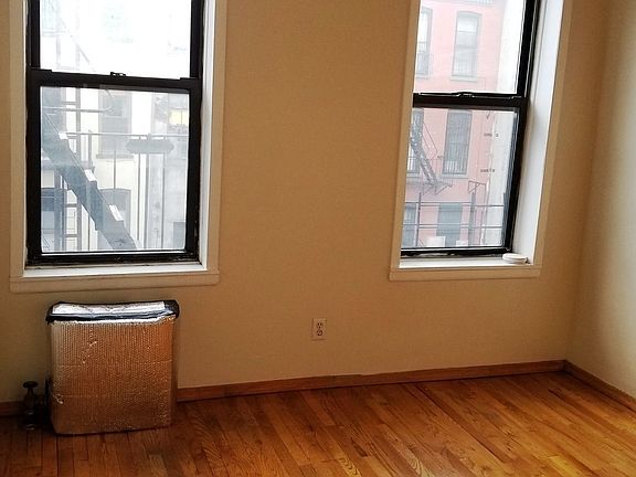 4th image of 318 6th St APT 3