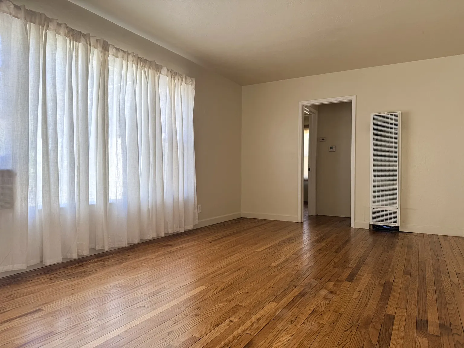 2 bed, 1366 sqft, $1,600 — Photo 4