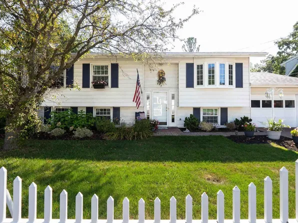 216 Marion Ave, Huron, OH 44839