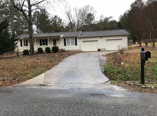 18 Crossridge Dr, Silver Creek, GA 30173