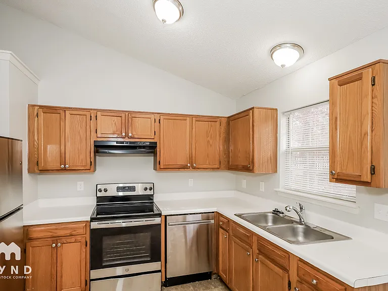 710 Greyson Dr — Photo 4
