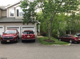 15 Alexandra Way #1315, Clinton, NJ 08809