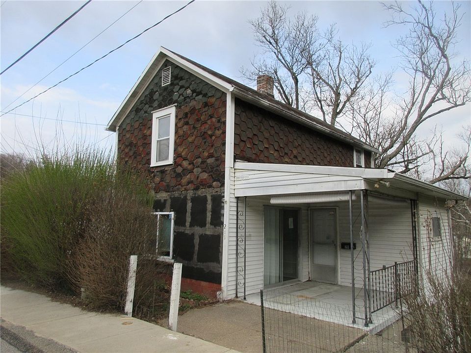 1st image of 211 Main St