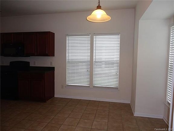 4th image of 131 Beverly Chase Ln