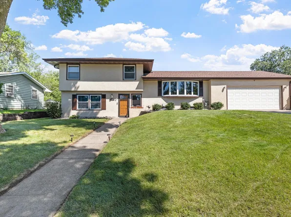2300 Inca Ln, New Brighton, MN 55112