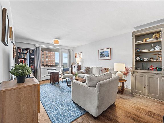 4th image of 5700 Arlington Ave APT 18V