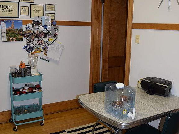 5th image of 1952 W Warner Ave #1