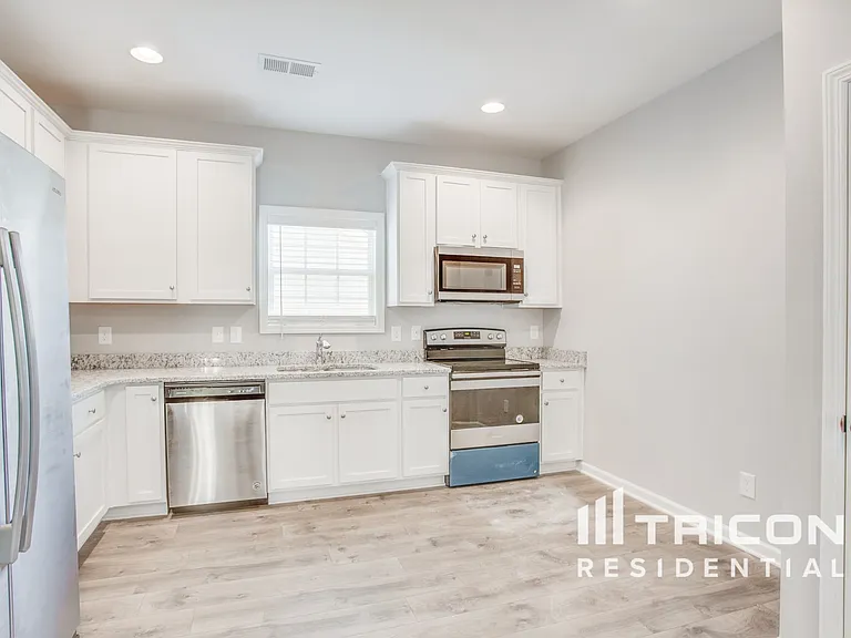 Tricon Spring Hill — Photo 15