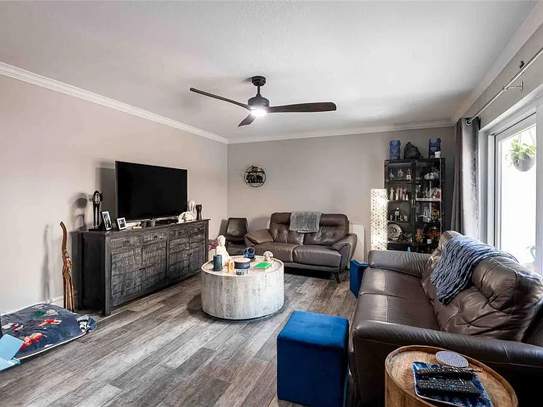 15307 W Pond Woods Dr #301 — Photo 16