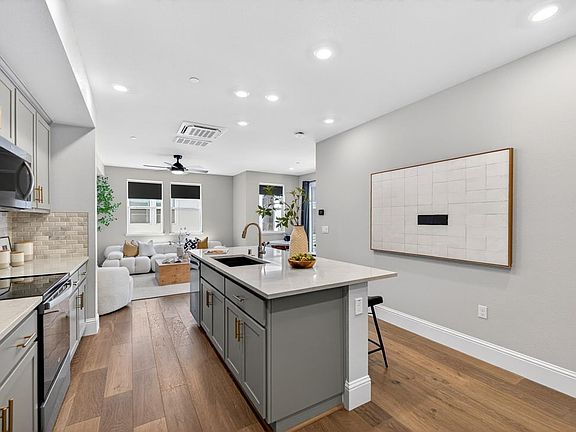 5th image of 586 Redberry Way