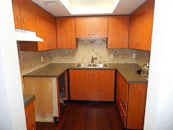 3rd image of 21267 Gertrude Ave APT 116