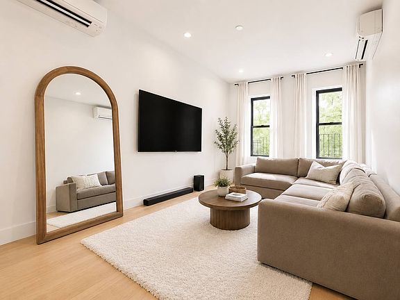 2nd image of 123 Pulaski St APT 3A