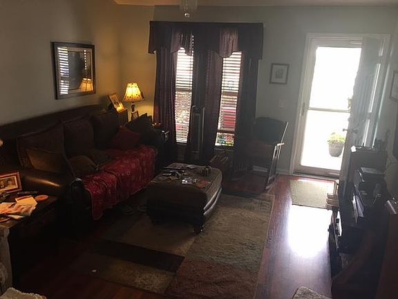 5th image of 414 Reavis Ave