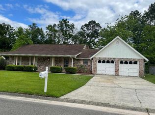 2807 Victoria Dr, Picayune, MS 39466