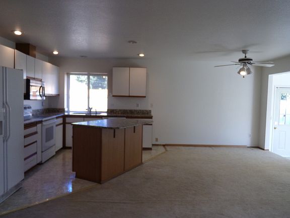 4th image of 16029 E Shore Dr
