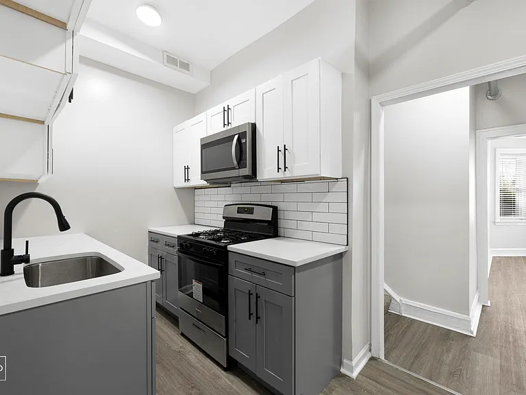 5948 W Superior — Photo 3