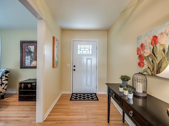 3rd image of 2421 Snyder Ct