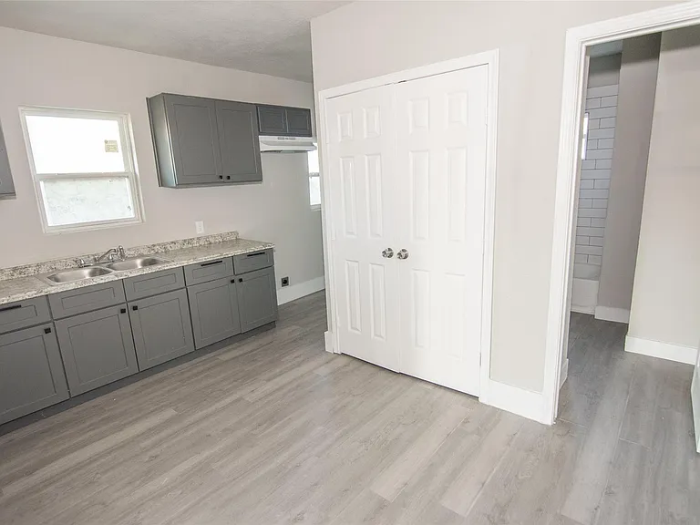 3307 Broadway St #5 — Photo 6