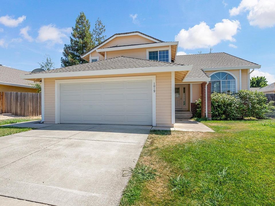 1st image of 1019 McRae Way