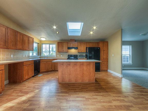 4th image of 49038 NE 19th Ave