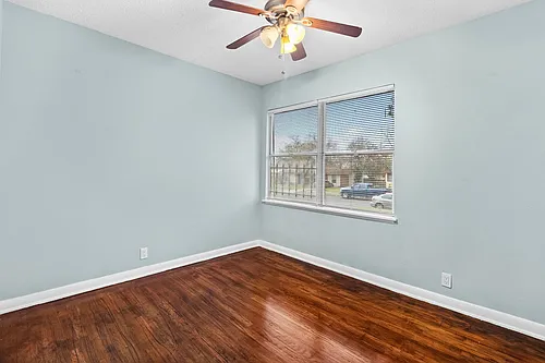 527 Lively Dr Photo 1