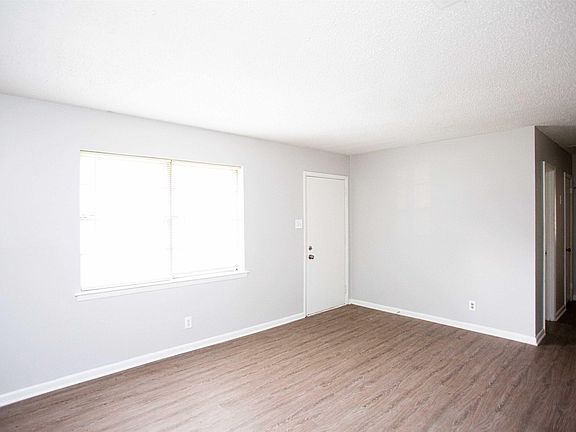 3rd image of 8709 Duncan Dr