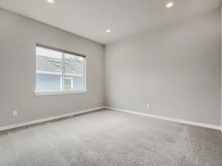 4736 25th Ave SW — Photo 12