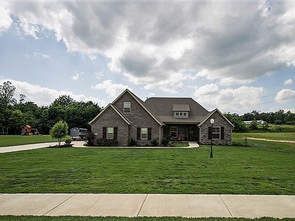 2nd image of 708 King Arthur Dr