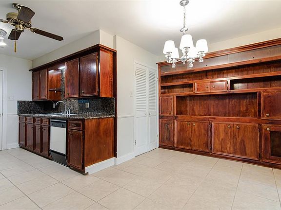 4th image of 408 McKinney Ave