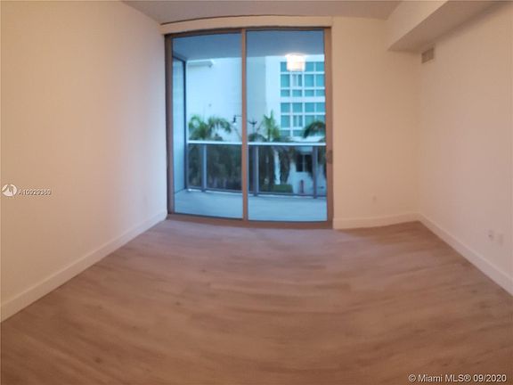 5th image of 488 NE 18th St Unit 307