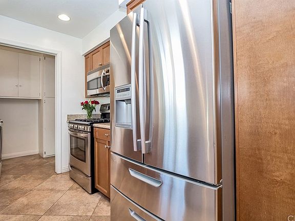 5th image of 523 S Citadell Ln