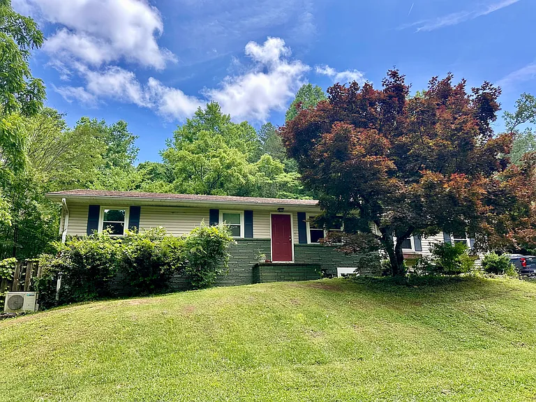 2404 Belt Rd — Photo 1