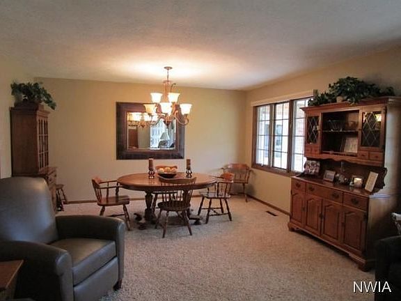3rd image of 220 Wedgewood Dr