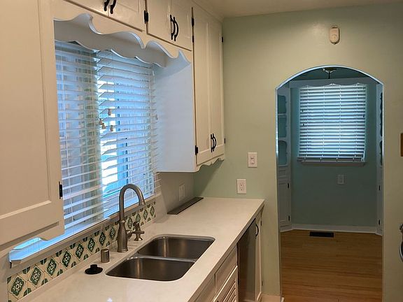 4th image of 3386 Upas St