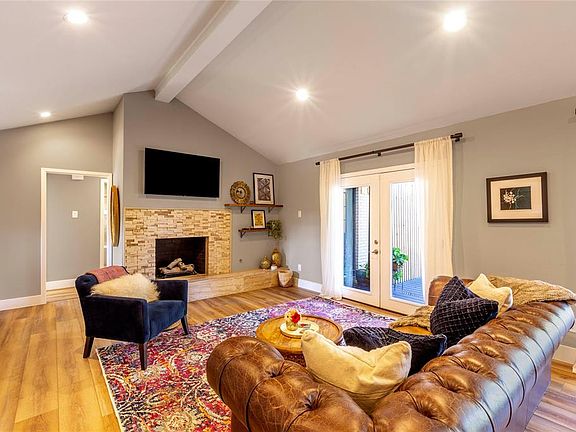 5th image of 3141 Brookhaven Club Dr