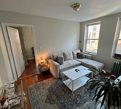 2nd image of 220 Hanover St APT 28