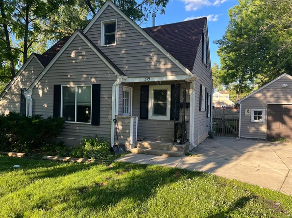 519 Arbor Dr, Round Lake Park, IL 60073