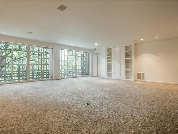 2nd image of 3525 Turtle Creek Blvd APT 2E