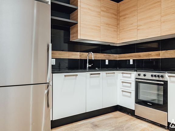 3rd image of 246 Johnson Ave #1W