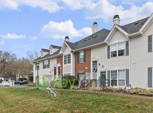 1008 Cumberland Ct, Mahwah, NJ 07430