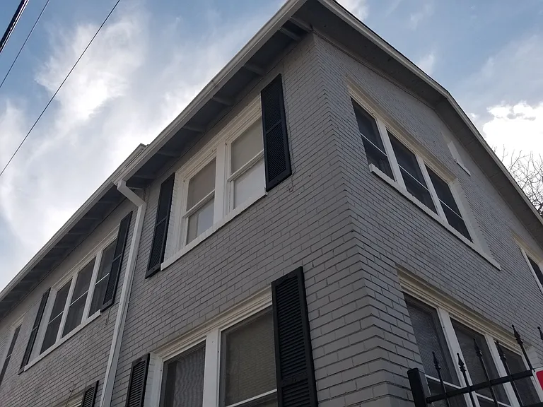 1802 W Gramercy Pl — Photo 1