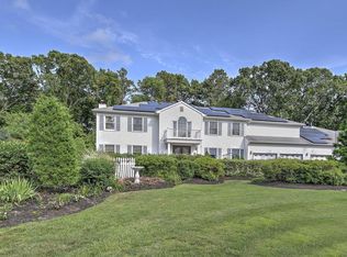 12 Golden Way, Farmingdale, NJ 07727