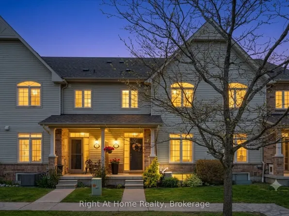 17 Wicker Park Way, Whitby, ON L1R 0C8