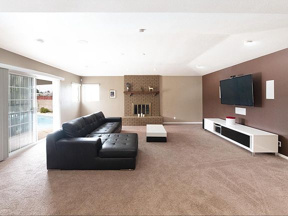 4th image of 16025 E Elgenia St