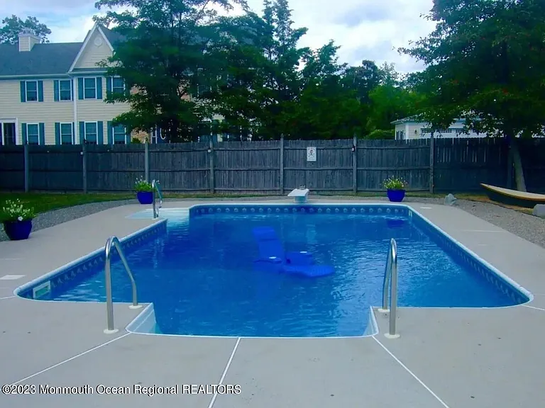 711 Mount Pl — Photo 17