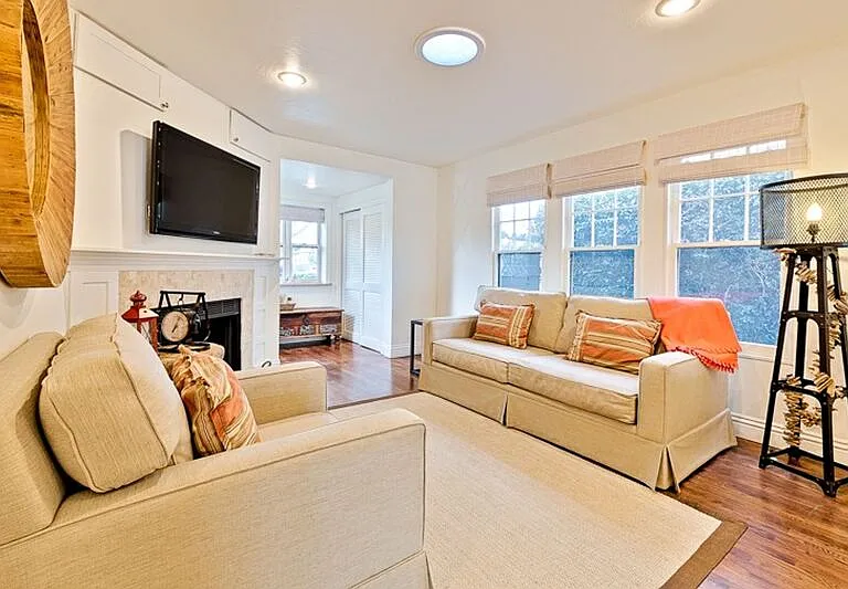 563 Sea Ln — Photo 4